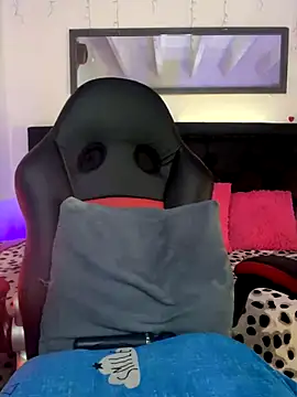 lonely shewolf online show from 26, 11, 2025