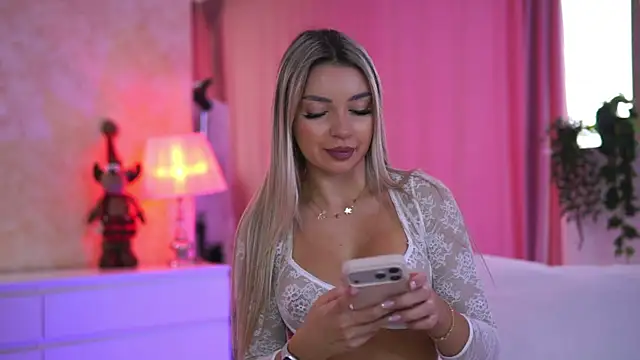 ArtTeasee online show from 15, 12, 2025