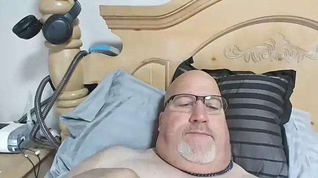 Snapshot of Bigbear0563 chatting on 18, 11, 2025 Bigbear0563 online show from 18, 11, 2025