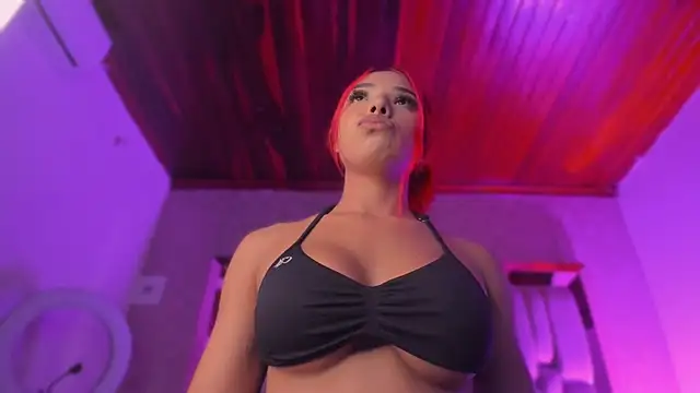 Emmily Savage online show from 28, 2, 2026