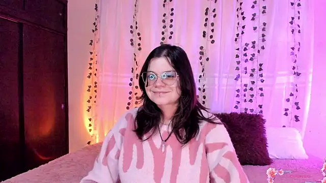 Snapshot of Mey_moon chatting on 3, 12, 2024 Mey moon online show from 3, 12, 2024