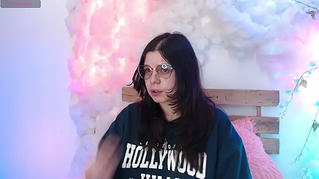 Snapshot of Mey_moon chatting on 5, 2, 2025 Mey moon online show from 5, 2, 2025