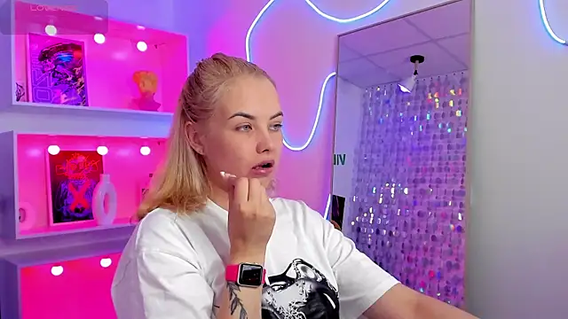 StephanieSweety online show from 4, 8, 2026