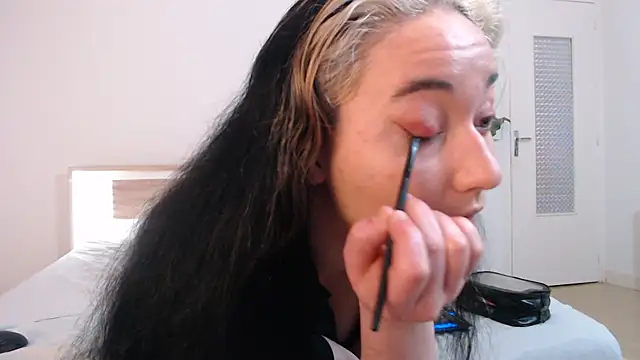 Crystal-dreamt online show from 3, 3, 2025