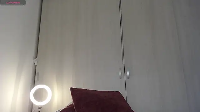 cristal sexybody online show from 4, 12, 2025