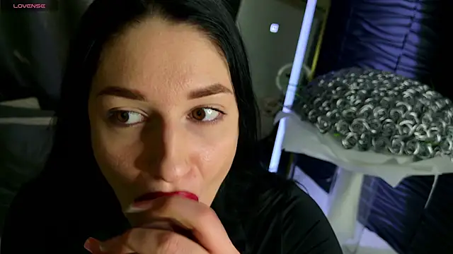 moniqque online show from 12, 2, 2025