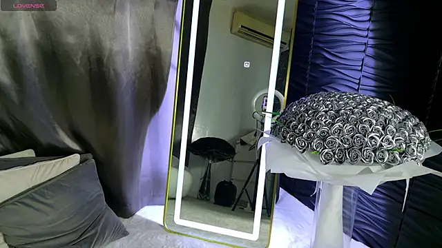 moniqque online show from 13, 2, 2025