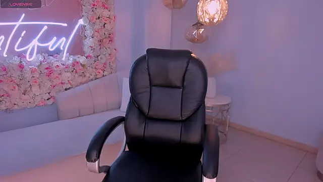 MileyCruz  online show from 6, 12, 2024