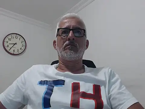 Snapshot of cenizo10124 chatting on 29, 9, 2025 cenizo10124 online show from 29, 9, 2025