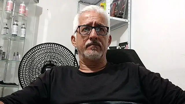 Snapshot of cenizo10124 chatting on 7, 11, 2025 cenizo10124 online show from 7, 11, 2025