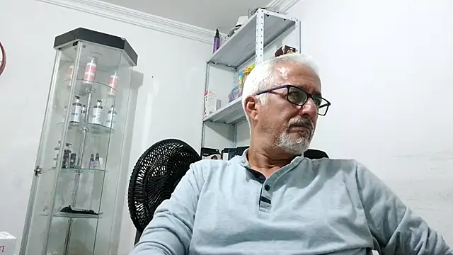 Snapshot of cenizo10124 chatting on 14, 11, 2025 cenizo10124 online show from 14, 11, 2025