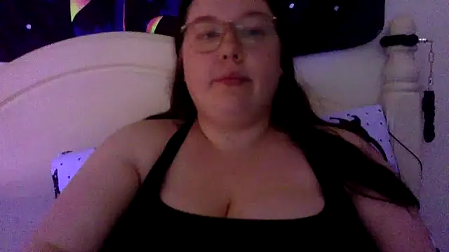 Snapshot of Sexycurvyemilyy chatting on 11, 9, 2025 Sexycurvyemilyy online show from 11, 9, 2025