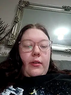 Snapshot of Sexycurvyemilyy chatting on 20, 11, 2025 Sexycurvyemilyy online show from 20, 11, 2025