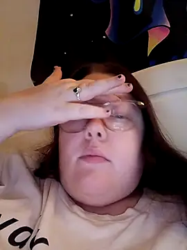 Snapshot of Sexycurvyemilyy chatting on 25, 11, 2025 Sexycurvyemilyy online show from 25, 11, 2025