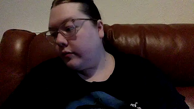 Sexycurvyemilyy online show from 19, 1, 2026