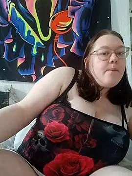 Sexycurvyemilyy online show from 9, 4, 2026