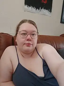 Snapshot of Sexycurvyemilyy chatting on 11, 7, 2026 Sexycurvyemilyy online show from 11, 7, 2026
