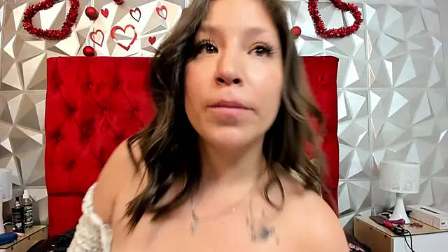 Snapshot of roxy_boobs chatting on 10, 2, 2025 roxy boobs online show from 10, 2, 2025