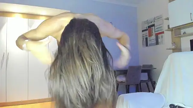 Snapshot of bellahot77 chatting on 3, 2, 2025 bellahot77 online show from 3, 2, 2025