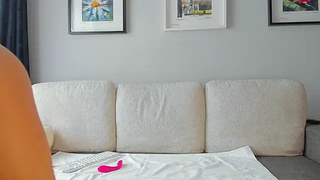 Snapshot of bellahot77 chatting on 16, 2, 2025 bellahot77 online show from 16, 2, 2025