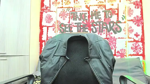 Mhelanny2 online show from 19, 2, 2025