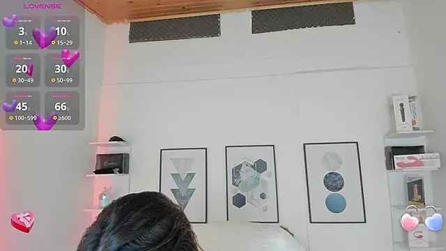 cristal  hot 1 online show from 4, 2, 2025