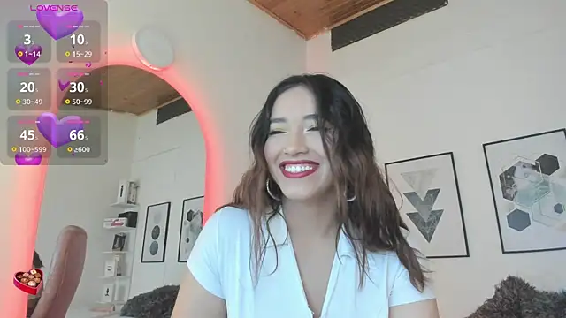 cristal  hot 1 online show from 4, 2, 2025