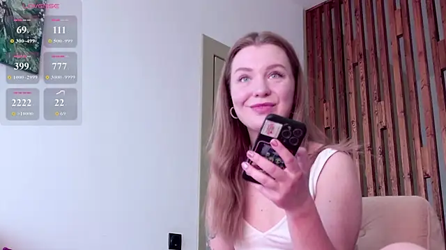 Snapshot of yourlovelyjul chatting on 7, 5, 2026 yourlovelyjul online show from 7, 5, 2026