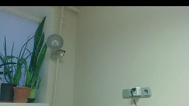 Snapshot of Sophi_Cute chatting on 8, 3, 2025 Sophi Cute online show from 8, 3, 2025