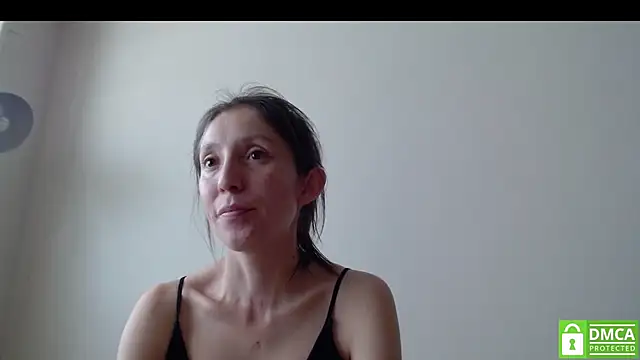 Snapshot of Sophi_Cute chatting on 21, 10, 2025 Sophi Cute online show from 21, 10, 2025