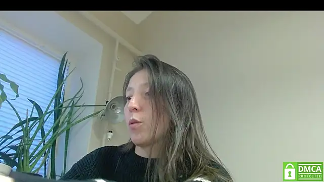 Snapshot of Sophi_Cute chatting on 12, 11, 2025 Sophi Cute online show from 12, 11, 2025