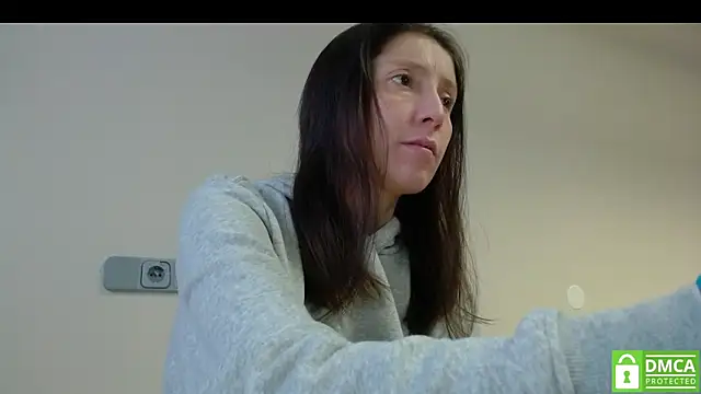 Snapshot of Sophi_Cute chatting on 17, 11, 2025 Sophi Cute online show from 17, 11, 2025