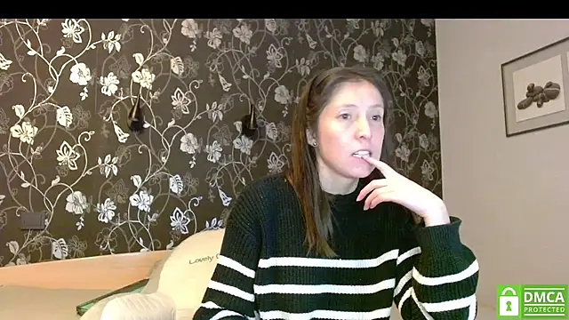 Snapshot of Sophi_Cute chatting on 25, 11, 2025 Sophi Cute online show from 25, 11, 2025