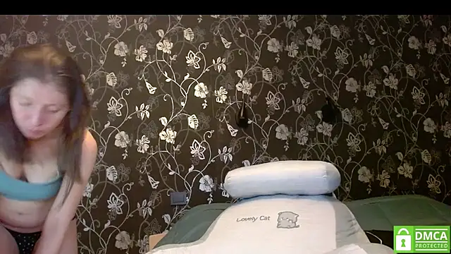 Snapshot of Sophi_Cute chatting on 3, 12, 2025 Sophi Cute online show from 3, 12, 2025