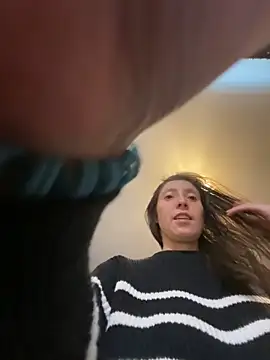 Snapshot of Sophi_Cute chatting on 14, 12, 2025 Sophi Cute online show from 14, 12, 2025