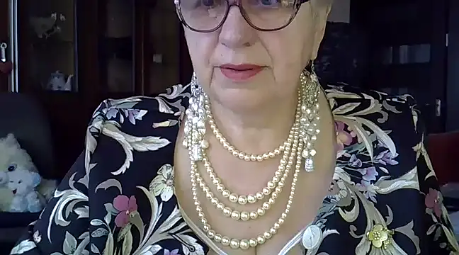 SweetCherry27 online show from 16, 3, 2025