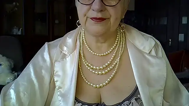 SweetCherry27 online show from 18, 3, 2025