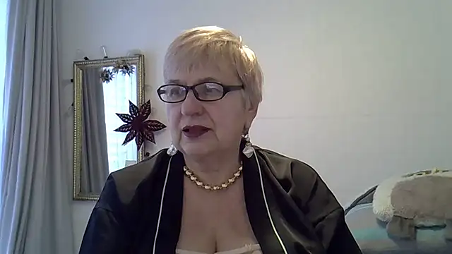 SweetCherry27 online show from 6, 2, 2026