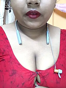 Snapshot of Sophiaboudi chatting on 15, 2, 2025 Sophiaboudi online show from 15, 2, 2025