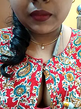 Snapshot of Sophiaboudi chatting on 10, 3, 2025 Sophiaboudi online show from 10, 3, 2025