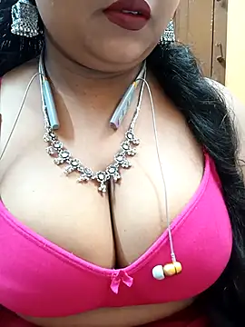 Snapshot of Sophiaboudi chatting on 12, 9, 2025 Sophiaboudi online show from 12, 9, 2025