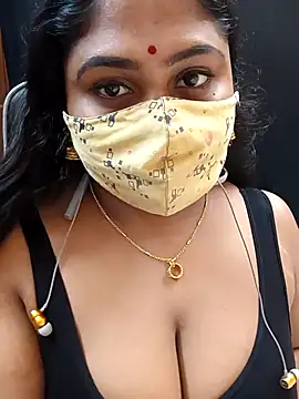 Snapshot of Sophiaboudi chatting on 8, 10, 2025 Sophiaboudi online show from 8, 10, 2025