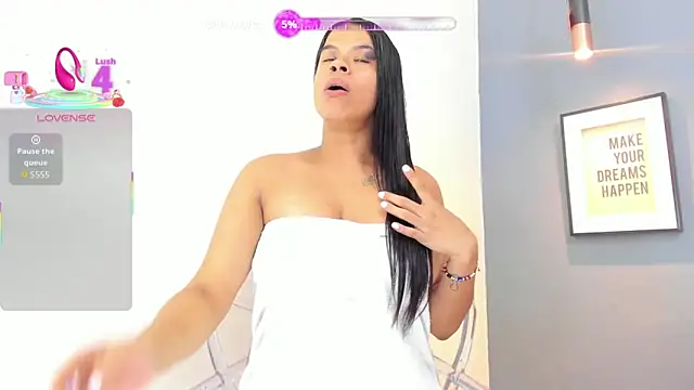 Snapshot of RebeccaSexx chatting on 6, 10, 2025 RebeccaSexx online show from 6, 10, 2025