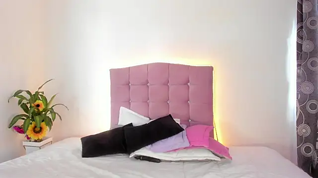 Snapshot of MarieLatex chatting on 19, 12, 2024 MarieLatex online show from 19, 12, 2024