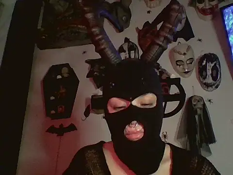 Snapshot of FeticheMacabre chatting on 13, 9, 2025 FeticheMacabre online show from 13, 9, 2025