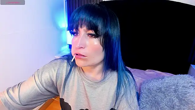 alicia moom online show from 26, 9, 2025