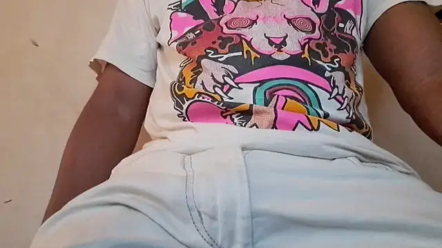 Snapshot of royblackbigpvt chatting on 31, 10, 2025 royblackbigpvt online show from 31, 10, 2025