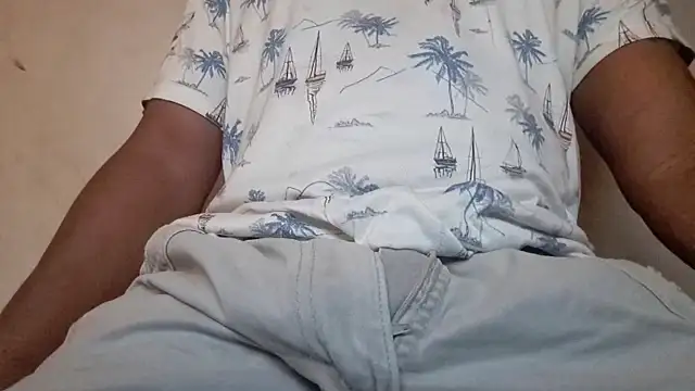 Snapshot of royblackbigpvt chatting on 12, 11, 2025 royblackbigpvt online show from 12, 11, 2025