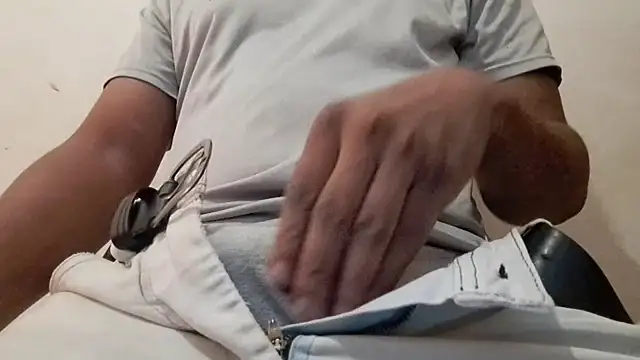 Snapshot of royblackbigpvt chatting on 19, 11, 2025 royblackbigpvt online show from 19, 11, 2025