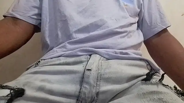 Snapshot of royblackbigpvt chatting on 2, 3, 2026 royblackbigpvt online show from 2, 3, 2026